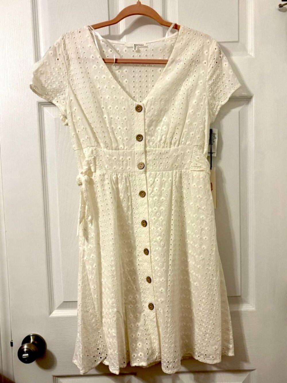 NWT June & Hudson Eyelet Button-Front Dress